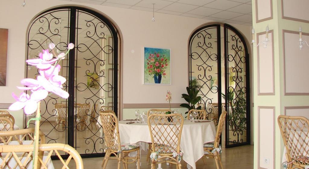 Le Chagny Hotel Chagny  Ngoại thất bức ảnh